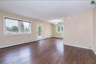 305 Cindy Dr in Fairbanks, AK - Building Photo - Building Photo