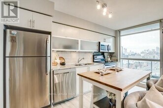 80 Western Battery Rd in Toronto, ON - Building Photo - Building Photo