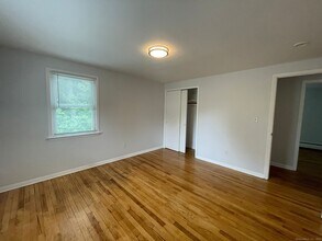 87 Antrim St in West Haven, CT - Foto de edificio - Building Photo