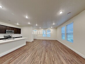 11031 Kitty Hawk Rd in South Jordan, UT - Building Photo - Building Photo