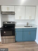 1113 E Hunting Park Ave in Philadelphia, PA - Building Photo - Building Photo