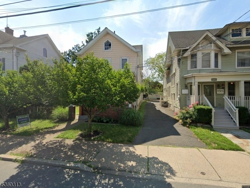 19 N Bridge St in Somerville, NJ - Building Photo