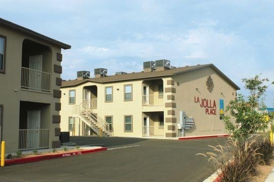 La Jolla Apartments in El Paso, TX - Foto de edificio