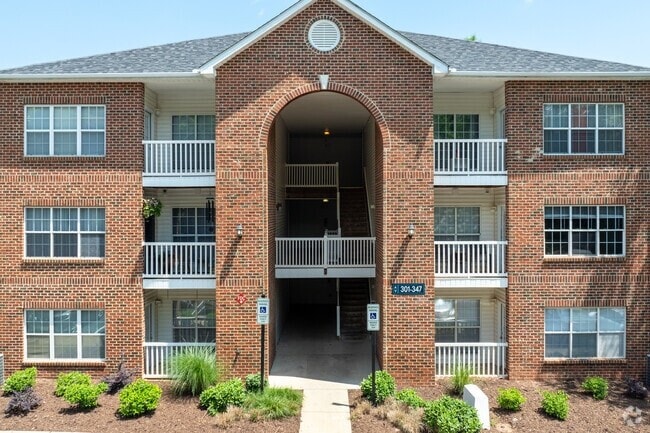 property at 1611 Kenmore Dr