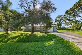 2981 Ribbon Ct in Ft. Myers, FL - Building Photo - Building Photo