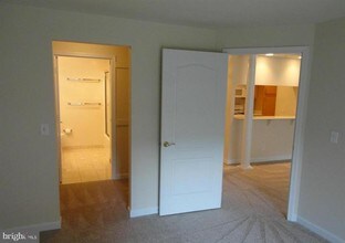 901 N Monroe St-Unit -514 in Arlington, VA - Building Photo - Building Photo