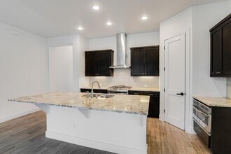 508 Baylee Love Ln E in Austin, TX - Building Photo - Building Photo