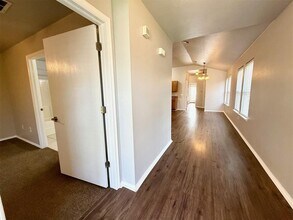 2056 SE 24th St in Norman, OK - Building Photo - Building Photo