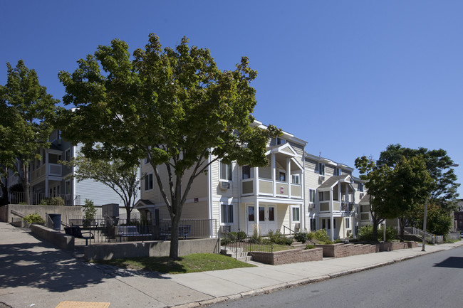 Whittier Terrace in Worcester, MA - Foto de edificio - Building Photo