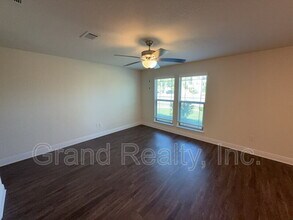 4397 Village Oak Ln in Pace, FL - Building Photo - Building Photo