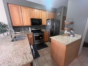 3400 Blue Ridge Dr in Carpentersville, IL - Foto de edificio - Building Photo