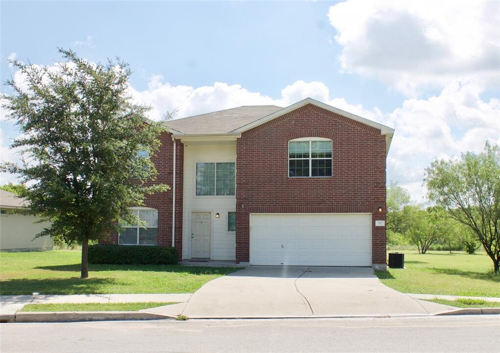 377 Indian Paintbrush Dr in Kyle, TX - Foto de edificio