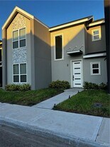 13 N Crown Ln in Pharr, TX - Building Photo