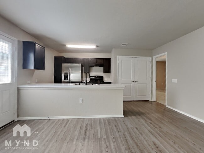 7119 Cozy Run in San Antonio, TX - Building Photo - Building Photo