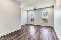 711 E Main St photo'