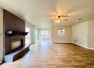 1306 St Lawrence St in San Antonio, TX - Building Photo - Building Photo