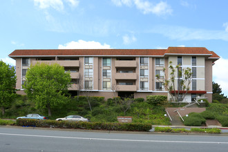 Cherry Avenue Villas in San Bruno, CA - Building Photo - Building Photo