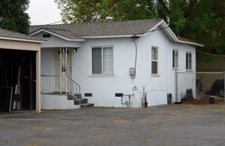 10901 S Freeman Ave in Inglewood, CA - Building Photo - Building Photo