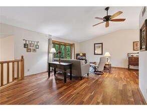 796 Sunset Dr in Eagan, MN - Foto de edificio - Building Photo