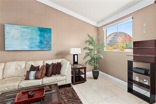 210 E Flamingo Rd in Las Vegas, NV - Building Photo