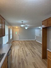 1721 S 10th Ave in Ozark, MO - Foto de edificio - Building Photo
