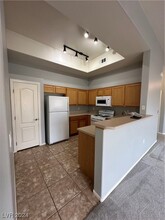 3511 Desert Cliff St-Unit -201 in Las Vegas, NV - Building Photo - Building Photo