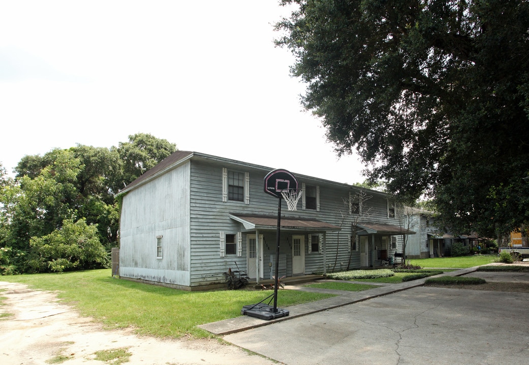8150-8156 Stonebrook Dr in Pensacola, FL - Foto de edificio