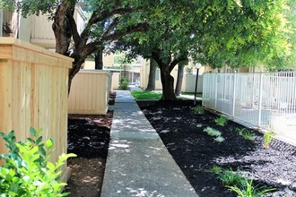 Laramie Lane Apartments in Sacramento, CA - Building Photo - Building Photo