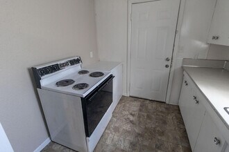 7460 N Wade School Rd in Columbia, MO - Building Photo - Building Photo