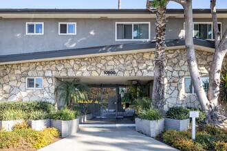 Crenshaw Manor in Inglewood, CA - Foto de edificio - Other