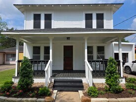 1523 Avenue C in Katy, TX - Building Photo