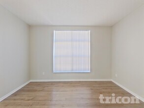 1240 Wyndham Pine Dr in Apopka, FL - Foto de edificio - Building Photo