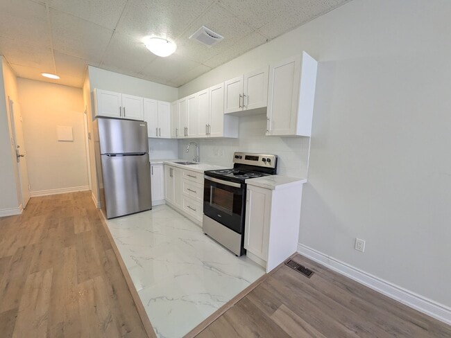 317 Front St in Belleville, ON - Building Photo - Building Photo