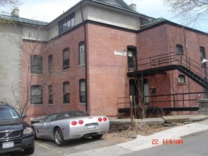 120 Highland Pl in Ithaca, NY - Foto de edificio - Building Photo