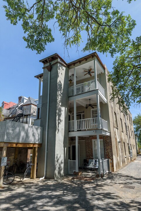 50 Queen St in Charleston, SC - Building Photo