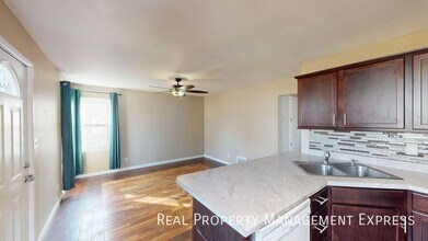 2 Bedroom 1 Bathroom Home in Sioux Falls, SD - Foto de edificio - Building Photo