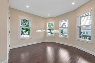 161 4th St, Unit 1 in Medford, MA - Building Photo - Building Photo