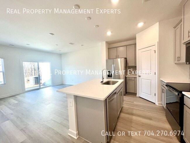 8029 Hidden Spgs Trl in Charlotte, NC - Building Photo - Building Photo