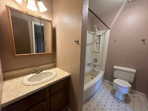 2511 Farnum St in Casper, WY - Building Photo - Building Photo