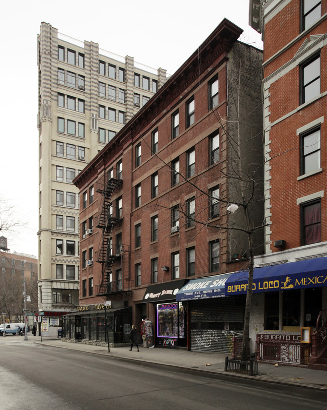 Karavas Place in New York, NY - Foto de edificio - Building Photo