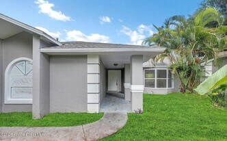 614 Elmont St NW in Palm Bay, FL - Building Photo