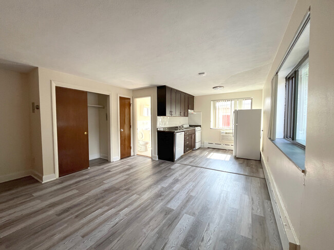 2 Chester St, Unit 37 in Cambridge, MA - Foto de edificio - Building Photo