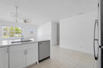1997 SW 70th Way in North Lauderdale, FL - Building Photo - Building Photo