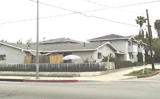 13901 Burbank Blvd Apartments