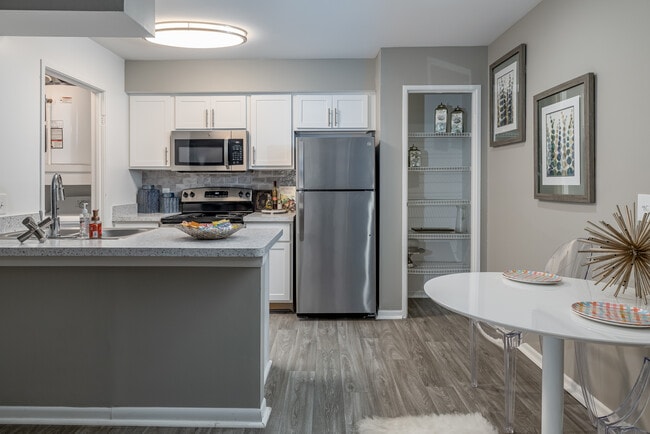 Fairlane Meadow Apartments and Townhomes