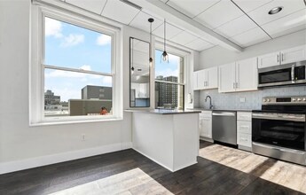 108 W Jefferson St, Unit 702 in Syracuse, NY - Building Photo - Building Photo