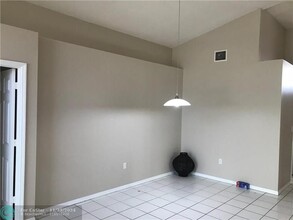 17564 SW 29th Ln in Miramar, FL - Building Photo - Building Photo