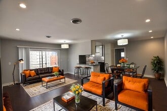 11204 Peach Grove St in Los Angeles, CA - Foto de edificio - Building Photo