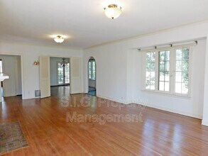 1186 New York Dr in Altadena, CA - Building Photo - Building Photo