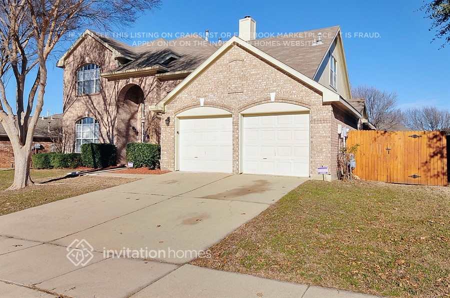 2432 Telluride Dr in Flower Mound, TX - Foto de edificio